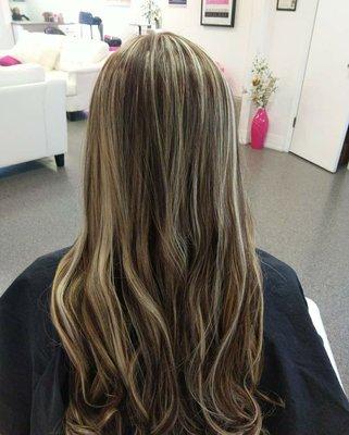 Mechas de cabello color:  #Almendra   Mechas, Rayitos y Tintes con Keratin gratis!