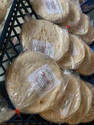 Flour tortillas made daily. Tortillas de arina, echas al dia