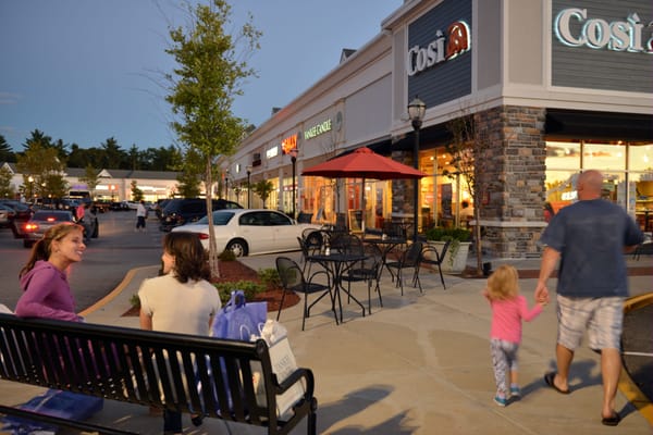 Relaxing evening outside Cosi, at Wareham Crossing.