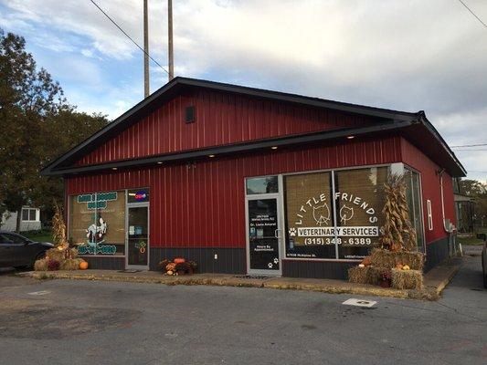 Little Friends Vet and Bath and Doggy Works....your PREMIER pet wellness center in Lyons Falls, NY!