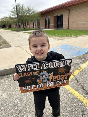 Hunter is showing he a proud Raider