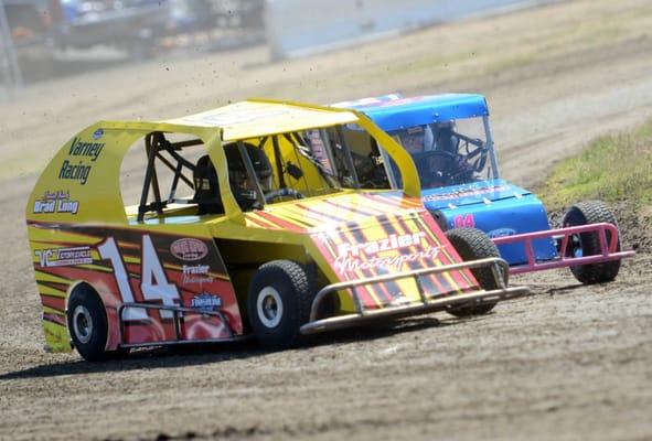 Mini dwarfs racing at Bakersfield speedway