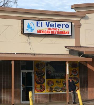 El Velero Seafood and Mexican Restaurant