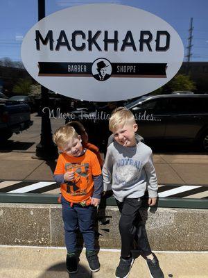 Mackhard Barber Shoppe