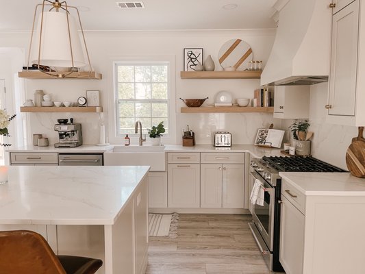 Quartz countertops and backsplash installed by Top Tops