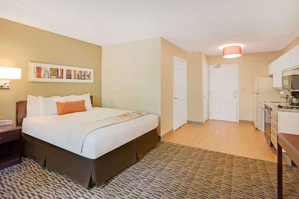 Mainstay Suites Charlotte-Executive Park