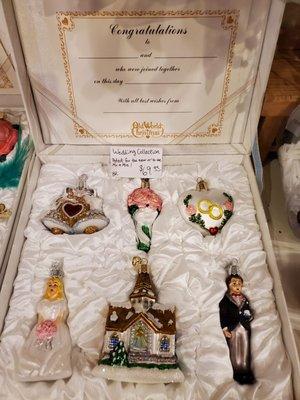 Wedding ornaments gift set.