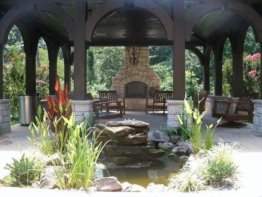 Outdoor living space in Webster Groves, Mo