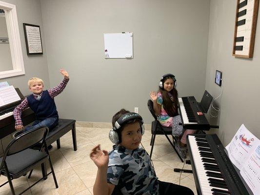 Deluxe piano lessons underway at Eager Studios!