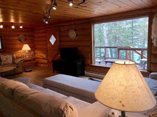 Brown Bear Cabin - Main living area with view of Kenai River