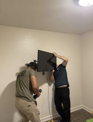 Hanging the tv