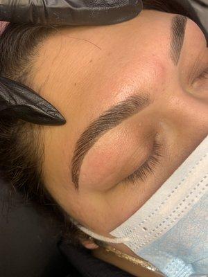 Service: Eyebrow lamination + Wax & Tint