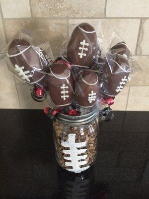 SuperBowl Cakes Pops!