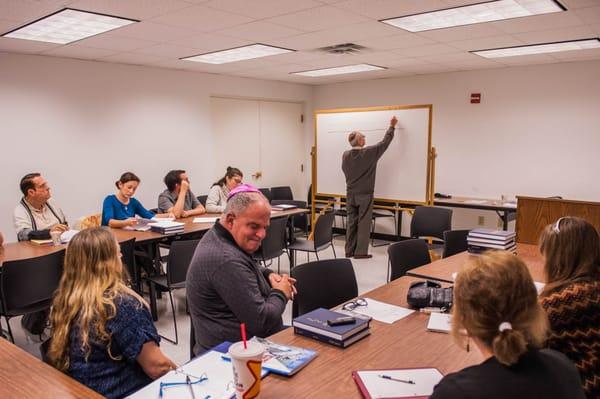 We had a great turnout for the Introductory Class to Hebrew with Rabbi Steinberg October 22, 2015. Photos by Dmitry Gotkis