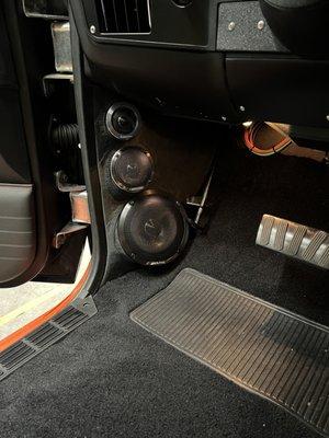 Custom Kick Panels
 Alpine Status Series 6-1/2" 3-way component system
 Chevy Truck