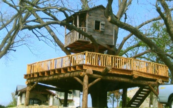 Tree house deck built in Austin, TX