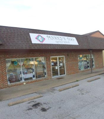 Store fronts Audie Murphy Pkwy., also known as US Hwy. 380