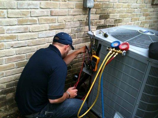 We service all major heat pump and furnace brands.