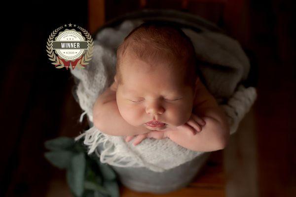 Northfield Newborn photographer Amber Marie Photography captures every detail of your sweet new baby.