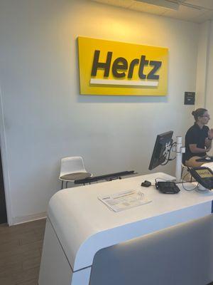 Hertz Car Rental - Warwick - Post Road HLE