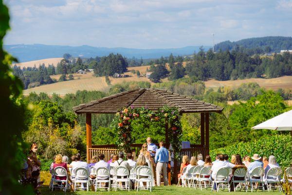 Oregon vineyard Weddings!