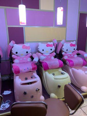 Kids pedi stations!