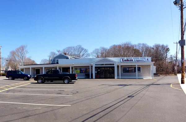 Lukes Liquors