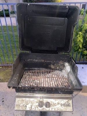 2 of 3 grill is falling off & look at all the dirt on it