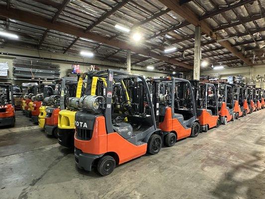 Forklift for rent TOYOTA HYSTER CATERPILLAR NISSAN YALE 2000lbs-16000 lbs