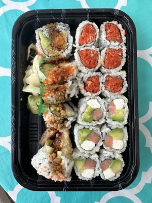 Lunch Any 3 Rolls