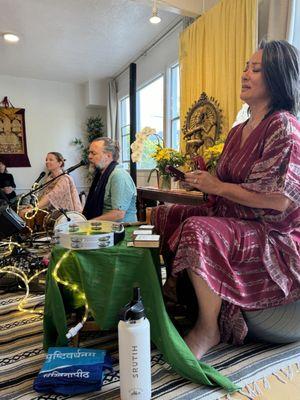 Kirtan with Srutih Asher Colbert, David Estes, and Prajna 8/11/24