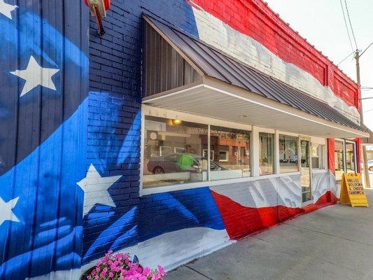 Shahnavaz Memorial Mural on the Joyner's restaurant building