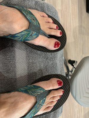 Feeling pretty with newly painted toes!