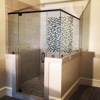 Custom Shower Door Installation Absolute Glassworks Houston | HoustonAbsoluteGlassworks.com