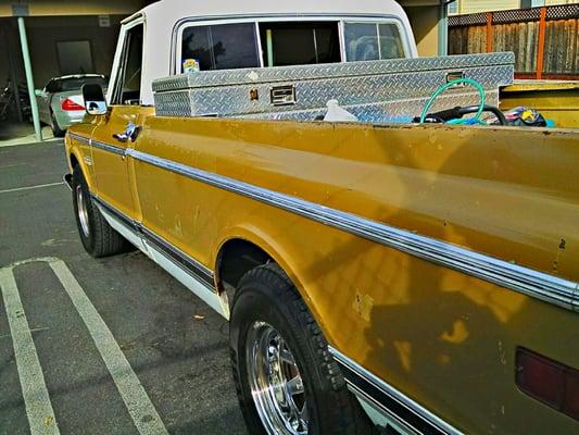 She's thirsty, but the gas station's a great place to meet chicks.