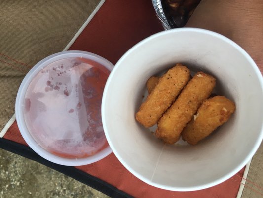 Mozzarella sticks with marinara