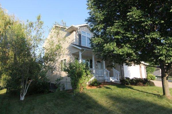 2 Story, Coralville, 3 car garage