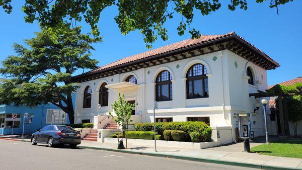 San Anselmo Library