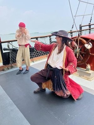 The Captain and First Mate share tales from the seas