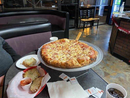 Garlic bread and Ham and pineapple pizza!