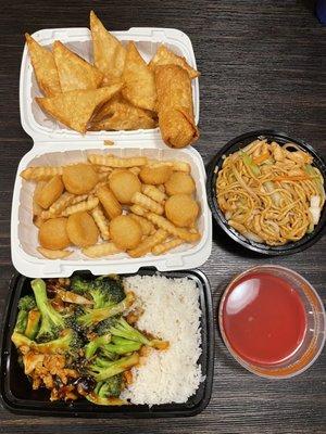 Crab Rangoon, Shrimp Roll, Fried Scallops & FF, Chicken Lo Mein, Chicken & Broccoli w/ White rice.