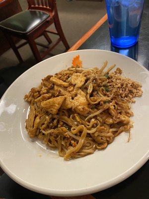 Chicken pad thai