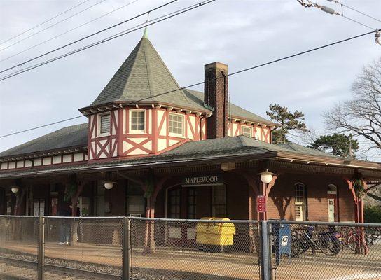 Maplewood  - Train Station