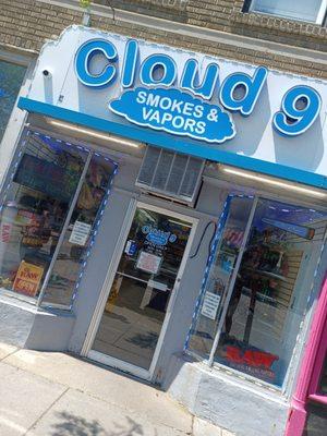 Cloud 9 Smokes & Vapors