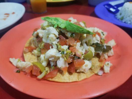 Tostada de ceviche