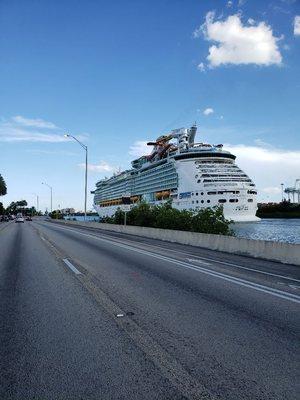 Heading out of hibiscus island back into Miami Beach I have to take this photo and share it with everyone