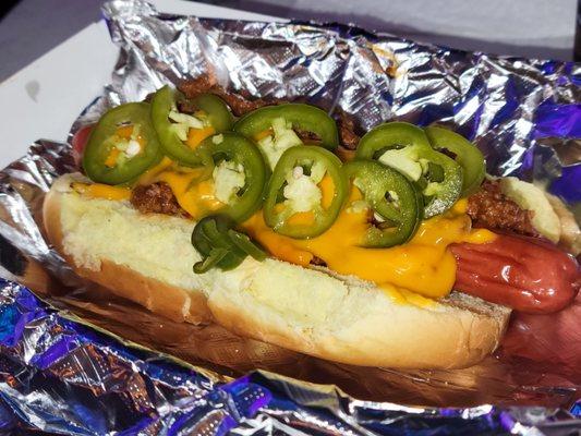 Chili Chese Dog w/ Jalepeños