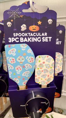 D' $3.50 baking set spooktacular Homegoods Henderson Nv Tuesday October 18, 2022