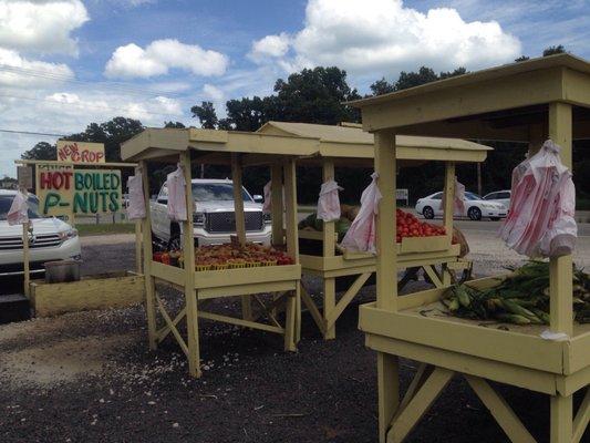 Donahue Brothers Produce Stand