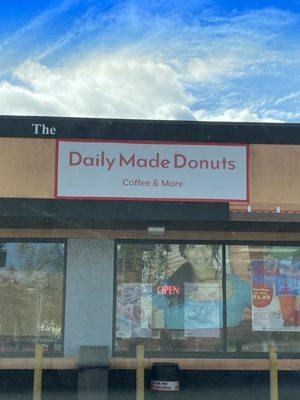 Daily Made Donuts storefront